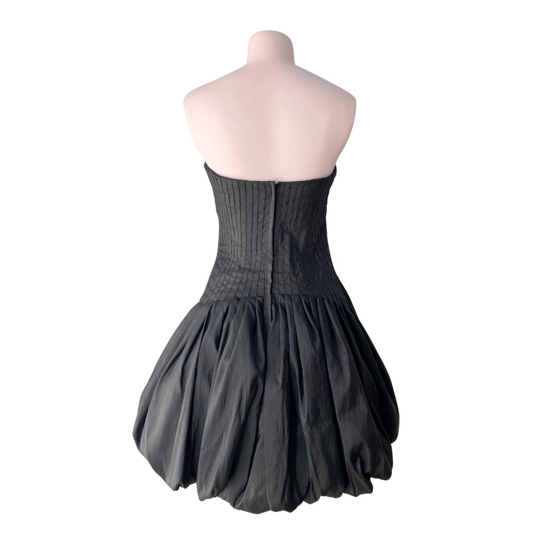 Vestido mini strapless