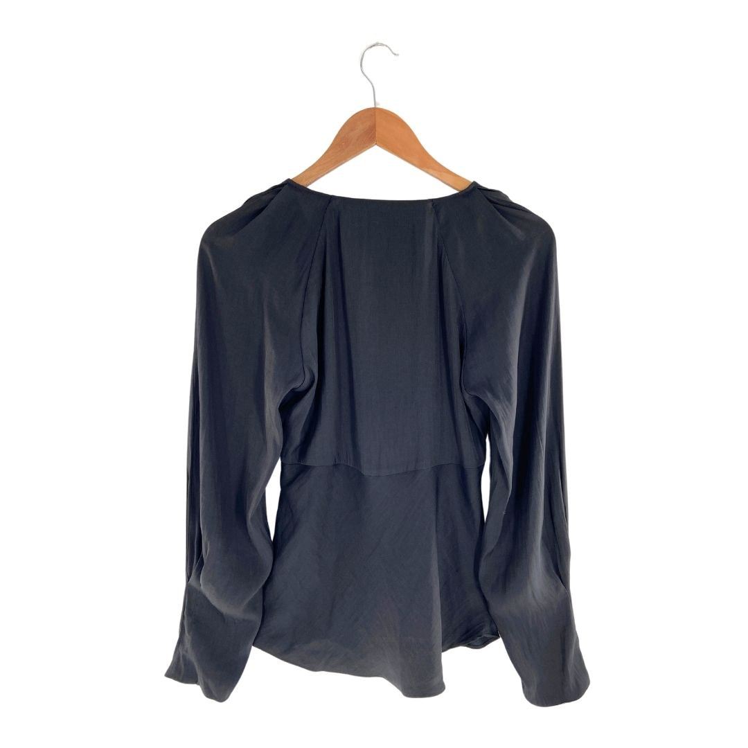 Blusa satinada cuello V